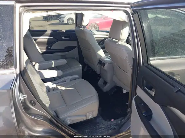 5TDJZRFH1JS830061 2018 TOYOTA HIGHLANDER - Image 8