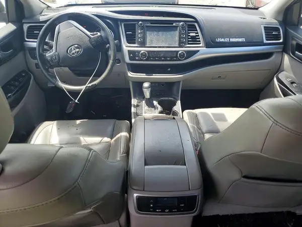 5TDJZRFH1JS836068 2018 TOYOTA HIGHLANDER - Image 8