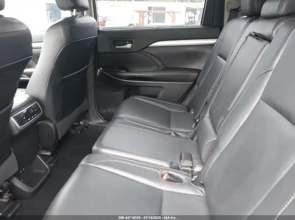 5TDJZRFH1JS838984 2018 TOYOTA HIGHLANDER - Image 8