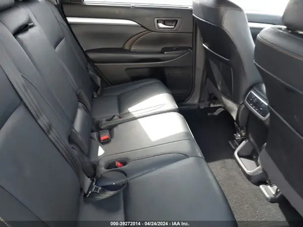 5TDJZRFH1JS849645 2018 TOYOTA HIGHLANDER - Image 8