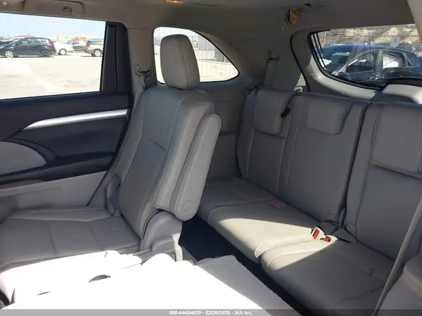 5TDJZRFH1JS851167 2018 TOYOTA HIGHLANDER - Image 8