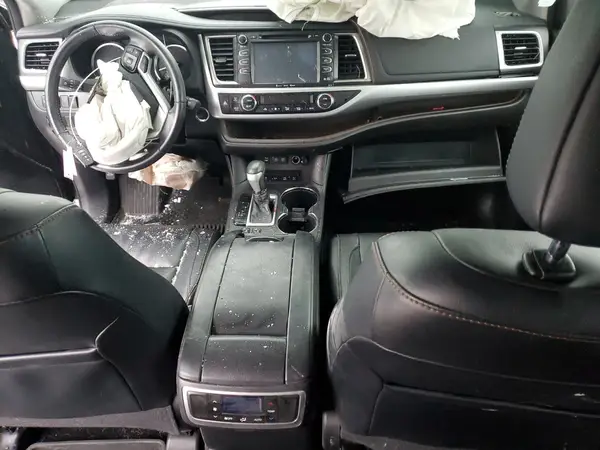 5TDJZRFH1JS857261 2018 TOYOTA HIGHLANDER - Image 8