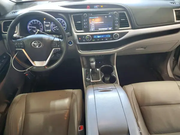 5TDJZRFH1JS869538 2018 TOYOTA HIGHLANDER - Image 8