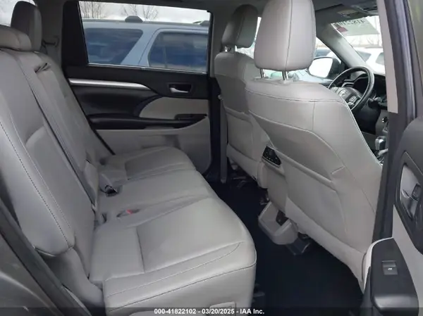 5TDJZRFH1JS871340 2018 TOYOTA HIGHLANDER - Image 8