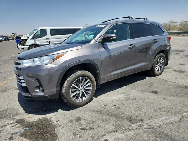 5TDJZRFH1JS871628 2018 TOYOTA HIGHLANDER - Image 1