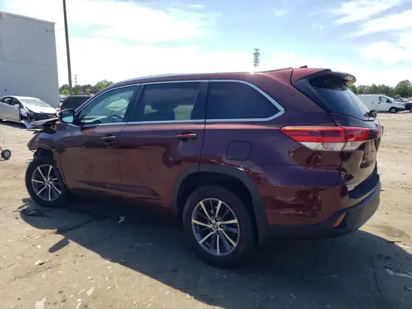 5TDJZRFH1JS880264 2018 TOYOTA HIGHLANDER - Image 2