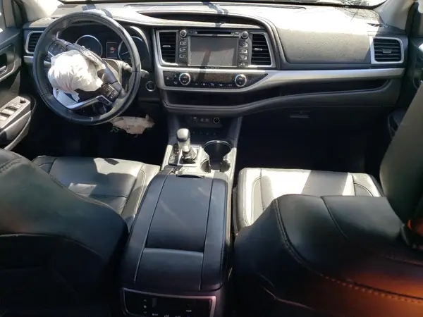 5TDJZRFH1JS880264 2018 TOYOTA HIGHLANDER - Image 8