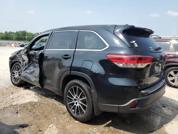 5TDJZRFH1JS884265 2018 TOYOTA HIGHLANDER - Image 2