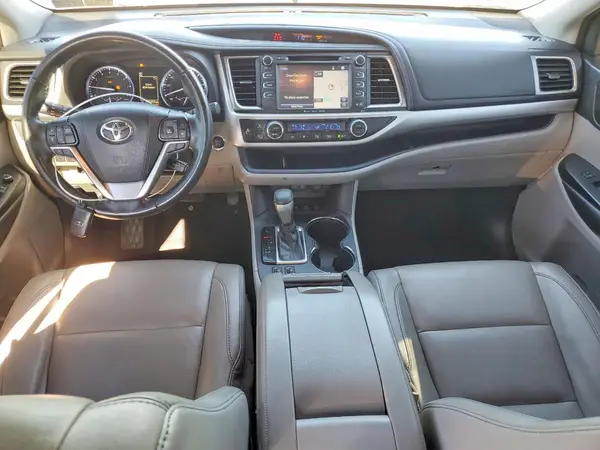 5TDJZRFH1JS887733 2018 TOYOTA HIGHLANDER - Image 8