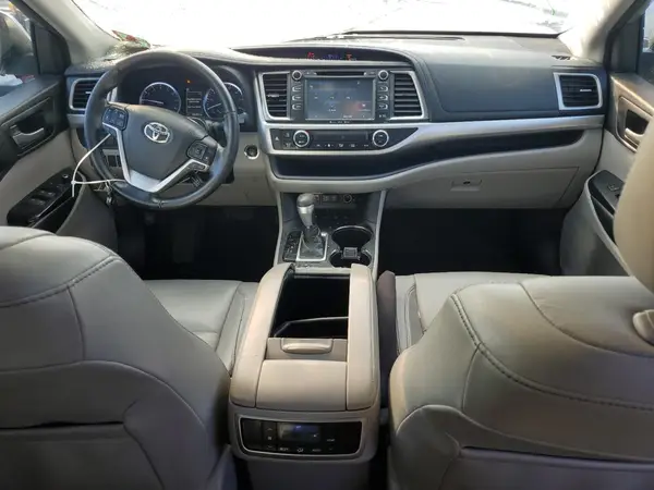 5TDJZRFH1JS889837 2018 TOYOTA HIGHLANDER - Image 8