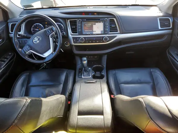 5TDJZRFH1JS894066 2018 TOYOTA HIGHLANDER - Image 8
