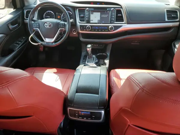 5TDJZRFH1JS894696 2018 TOYOTA HIGHLANDER - Image 8