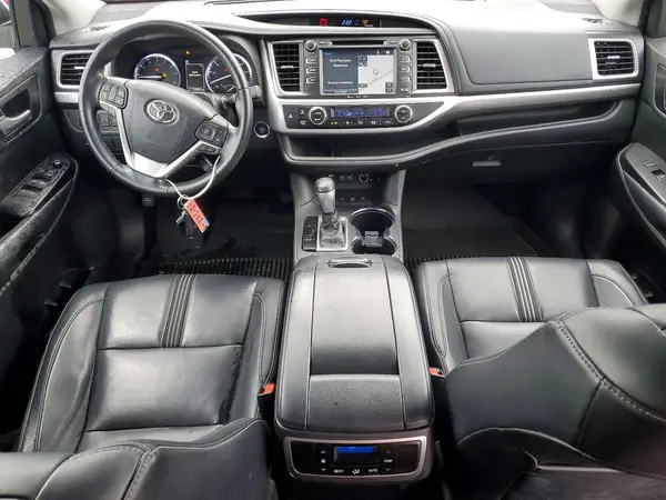 5TDJZRFH1JS895749 2018 TOYOTA HIGHLANDER - Image 8