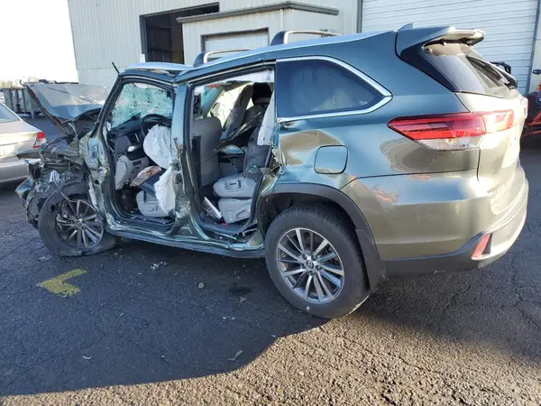 5TDJZRFH1JS903476 2018 TOYOTA HIGHLANDER - Image 2