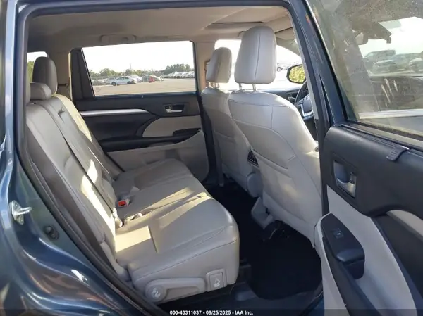 5TDJZRFH1JS908922 2018 TOYOTA HIGHLANDER - Image 8