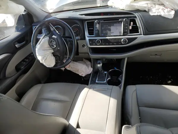 5TDJZRFH1KS563702 2019 TOYOTA HIGHLANDER - Image 8