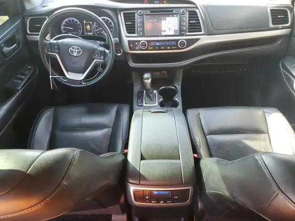 5TDJZRFH1KS564557 2019 TOYOTA HIGHLANDER - Image 8