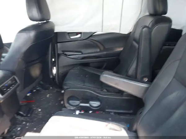 5TDJZRFH1KS564929 2019 TOYOTA HIGHLANDER - Image 8