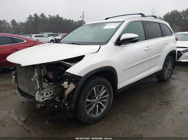 5TDJZRFH1KS565692 2019 TOYOTA HIGHLANDER - Image 2