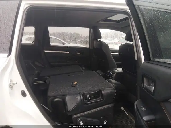 5TDJZRFH1KS565692 2019 TOYOTA HIGHLANDER - Image 8
