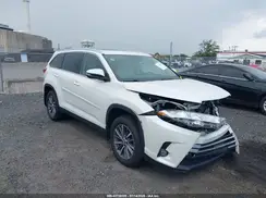 5TDJZRFH1KS567376 2019 TOYOTA HIGHLANDER