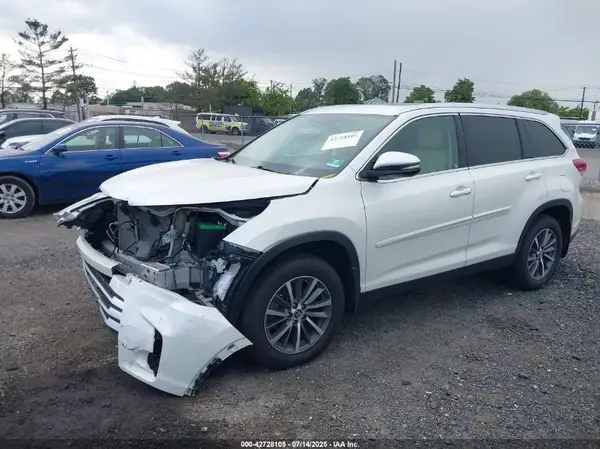 5TDJZRFH1KS567376 2019 TOYOTA HIGHLANDER - Image 2