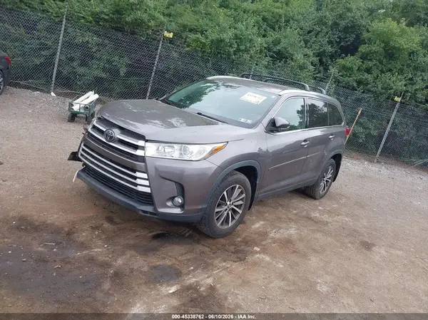 5TDJZRFH1KS569094 2019 TOYOTA HIGHLANDER - Image 2