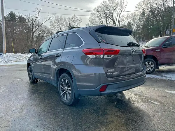 5TDJZRFH1KS569242 2019 TOYOTA HIGHLANDER - Image 2