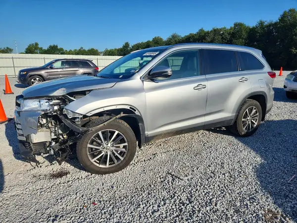 5TDJZRFH1KS570231 2019 TOYOTA HIGHLANDER - Image 1
