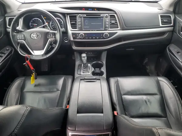 5TDJZRFH1KS570438 2019 TOYOTA HIGHLANDER - Image 8