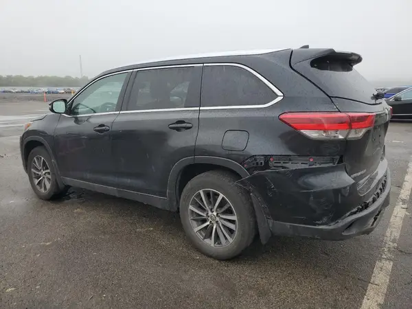5TDJZRFH1KS572240 2019 TOYOTA HIGHLANDER - Image 2