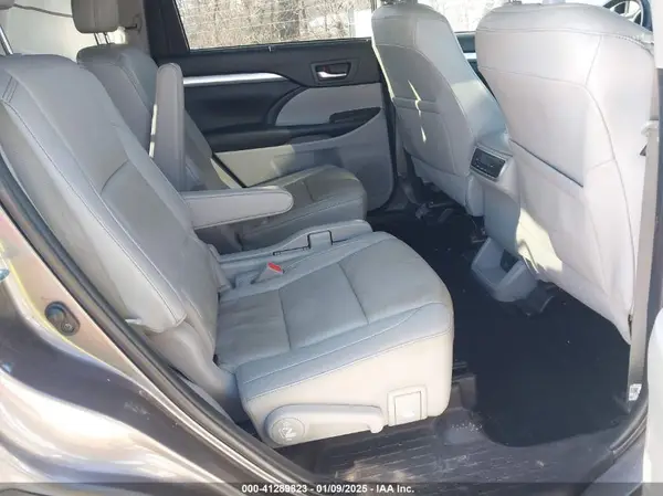 5TDJZRFH1KS573517 2019 TOYOTA HIGHLANDER - Image 8