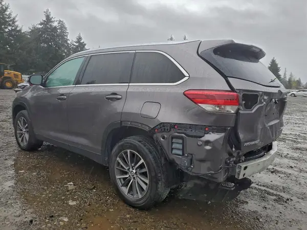 5TDJZRFH1KS576837 2019 TOYOTA HIGHLANDER - Image 2