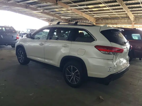 5TDJZRFH1KS578412 2019 TOYOTA HIGHLANDER - Image 2