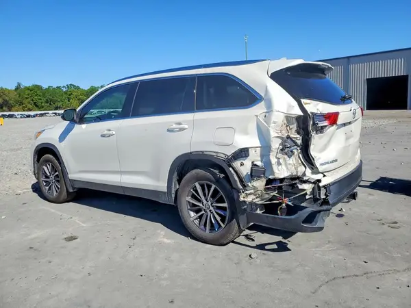 5TDJZRFH1KS578877 2019 TOYOTA HIGHLANDER - Image 2