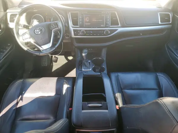 5TDJZRFH1KS578877 2019 TOYOTA HIGHLANDER - Image 8