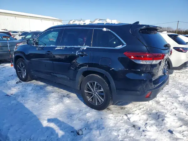 5TDJZRFH1KS588163 2019 TOYOTA HIGHLANDER - Image 2