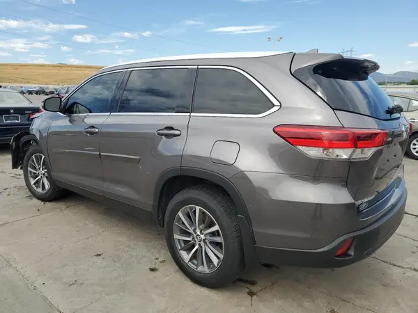 5TDJZRFH1KS588227 2019 TOYOTA HIGHLANDER - Image 2