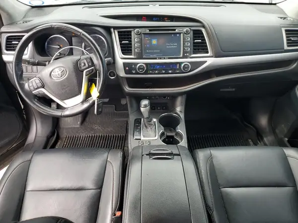 5TDJZRFH1KS588227 2019 TOYOTA HIGHLANDER - Image 8