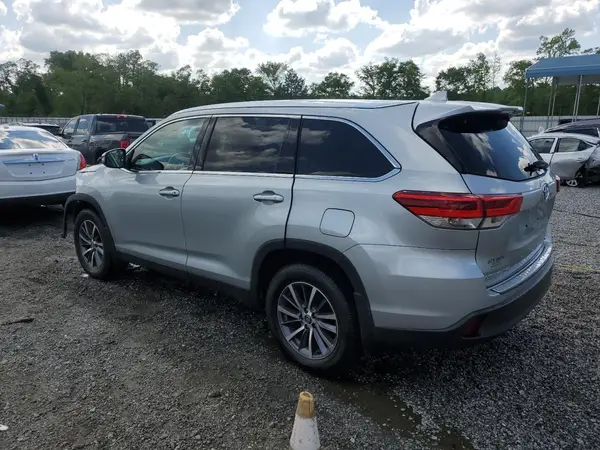 5TDJZRFH1KS590379 2019 TOYOTA HIGHLANDER - Image 2