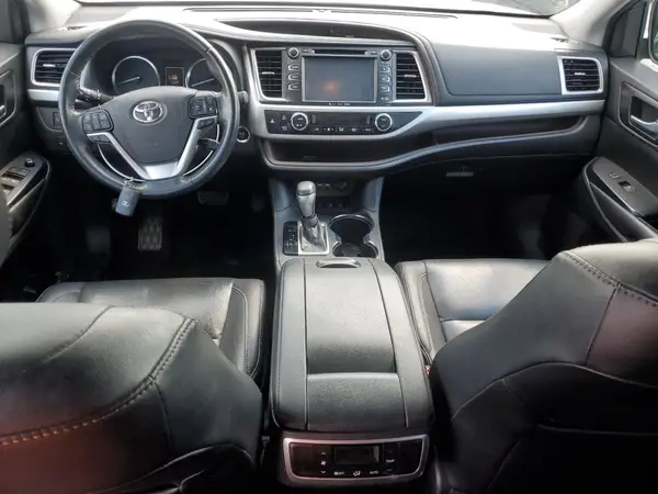 5TDJZRFH1KS590379 2019 TOYOTA HIGHLANDER - Image 8