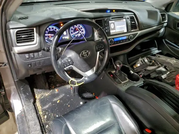 5TDJZRFH1KS590690 2019 TOYOTA HIGHLANDER - Image 8