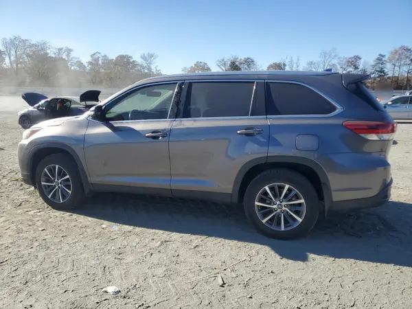 5TDJZRFH1KS594416 2019 TOYOTA HIGHLANDER - Image 2