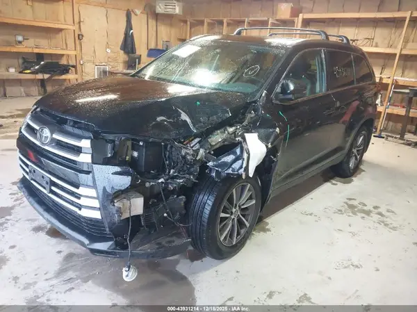 5TDJZRFH1KS595419 2019 TOYOTA HIGHLANDER - Image 2