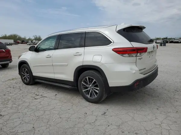 5TDJZRFH1KS598076 2019 TOYOTA HIGHLANDER - Image 2