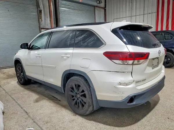 5TDJZRFH1KS599521 2019 TOYOTA HIGHLANDER - Image 2