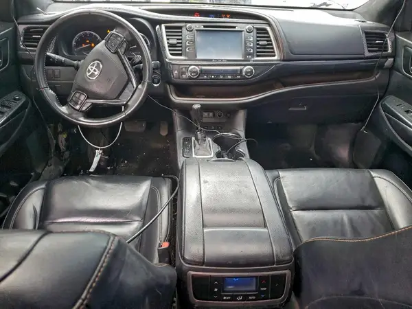 5TDJZRFH1KS599812 2019 TOYOTA HIGHLANDER - Image 8