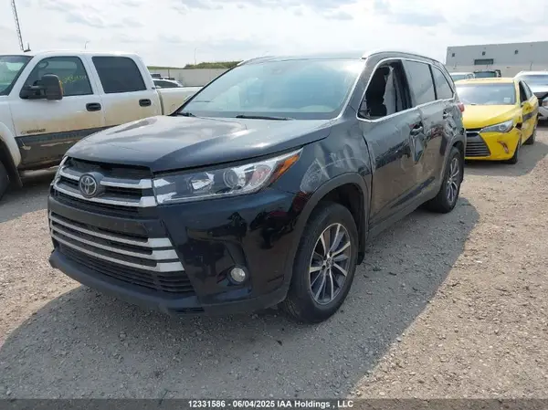 5TDJZRFH1KS606094 2019 TOYOTA HIGHLANDER - Image 2