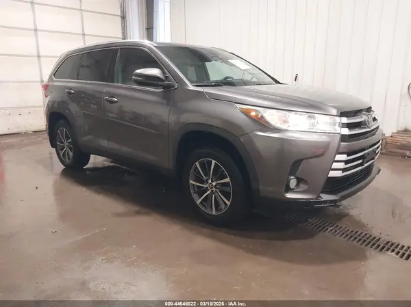 5TDJZRFH1KS608248 2019 TOYOTA HIGHLANDER - Image 1