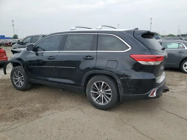 5TDJZRFH1KS612817 2019 TOYOTA HIGHLANDER - Image 2